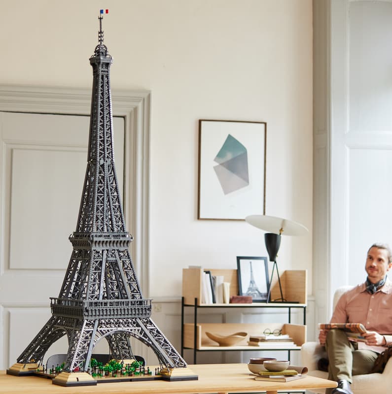 Build Your Dream Eiffel Tower – Creator Expert Set 10307 - Image 1