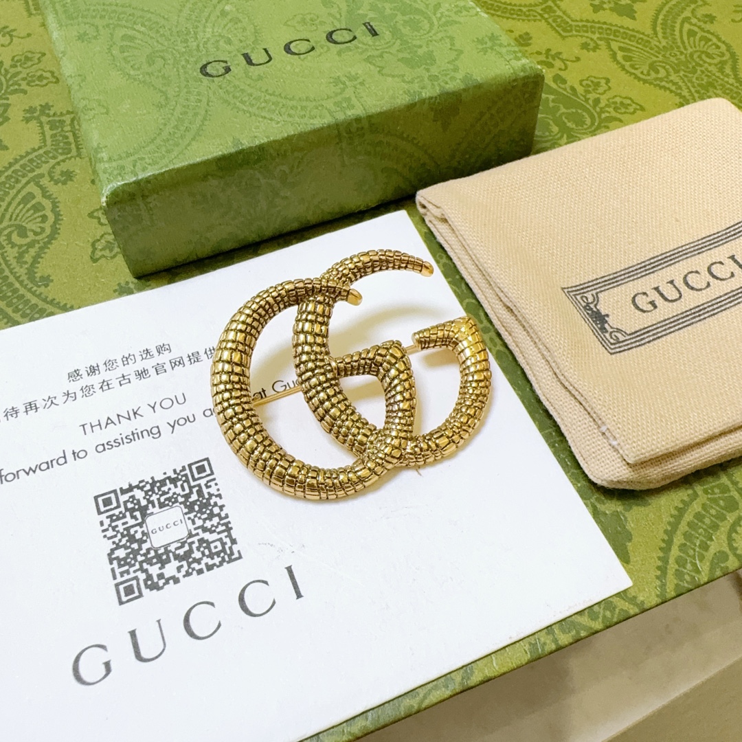 TOP GUCCI GG Brooch