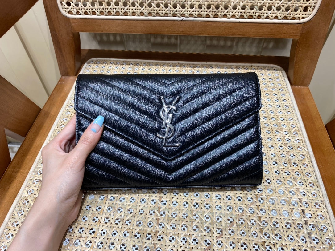 TOP Yves Saint Laurent YSL Woc Matelasse Medium Bag - Black SHW
