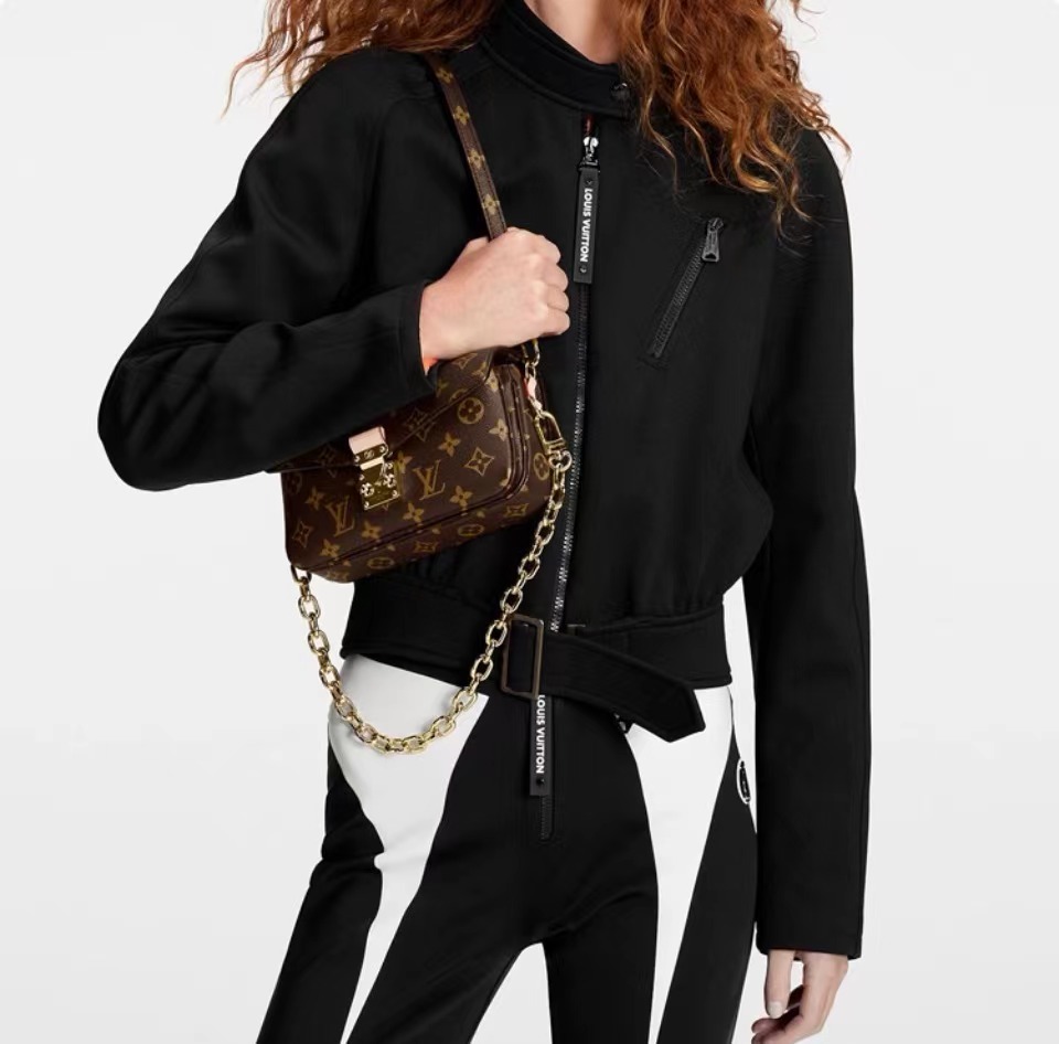 Louis Vuitton Pochette Metis East West M46279A Mirror Version)