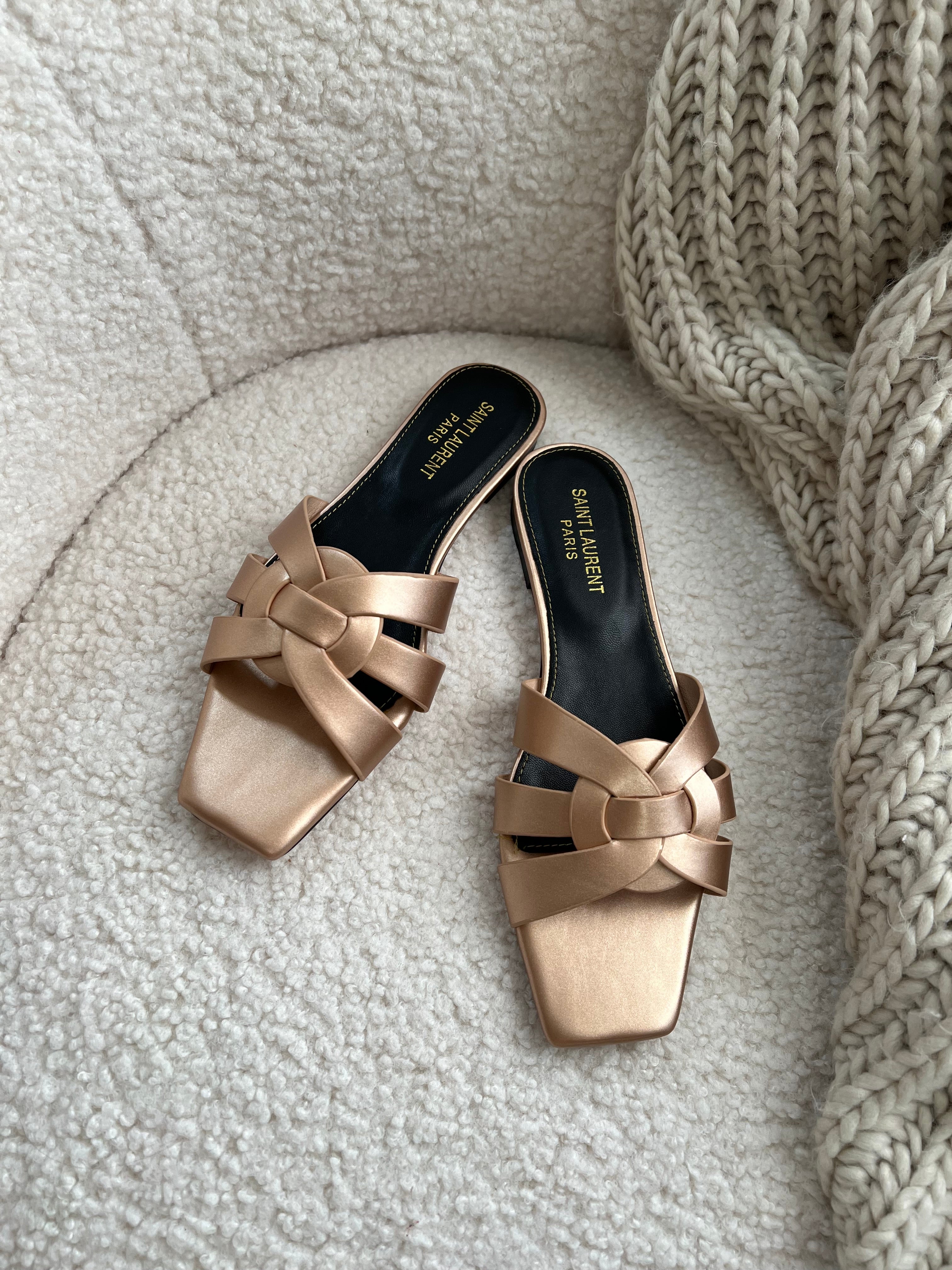 TOP Yves Saint Laurent YSL Flat Sandals - Gold
