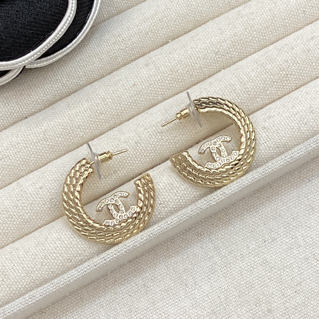 TOP CHANEL CC Earrings - Gold