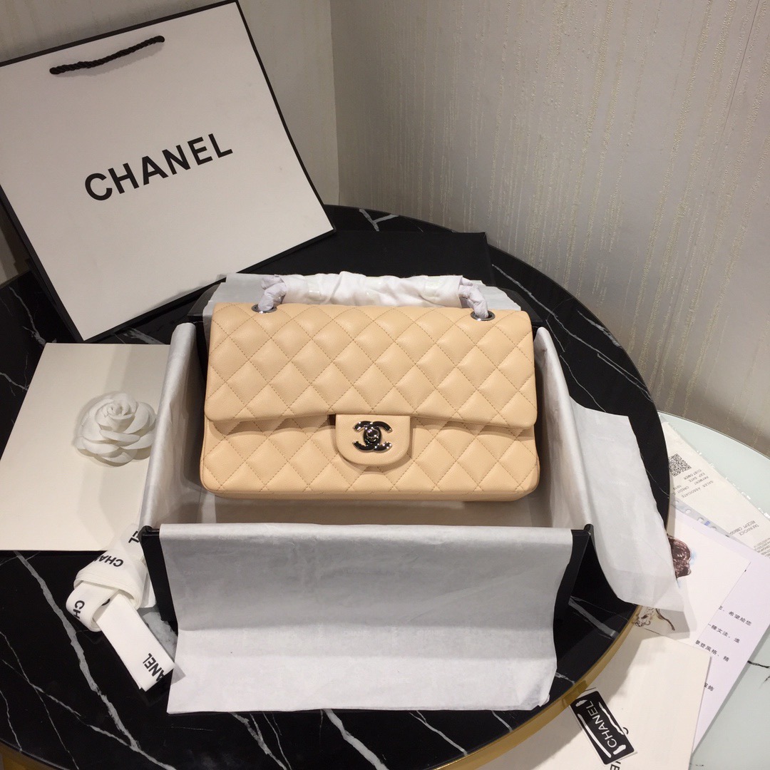 TOP CHANEL Classic Flap Bag Caviar Medium 25.5cm – Beige & SHW