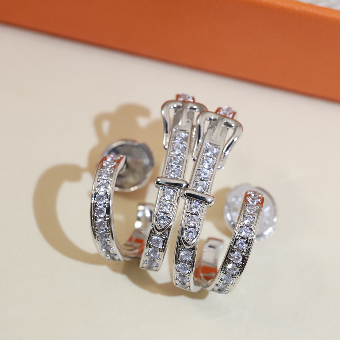 TOP HERMES Horse Earring - 3 Colors