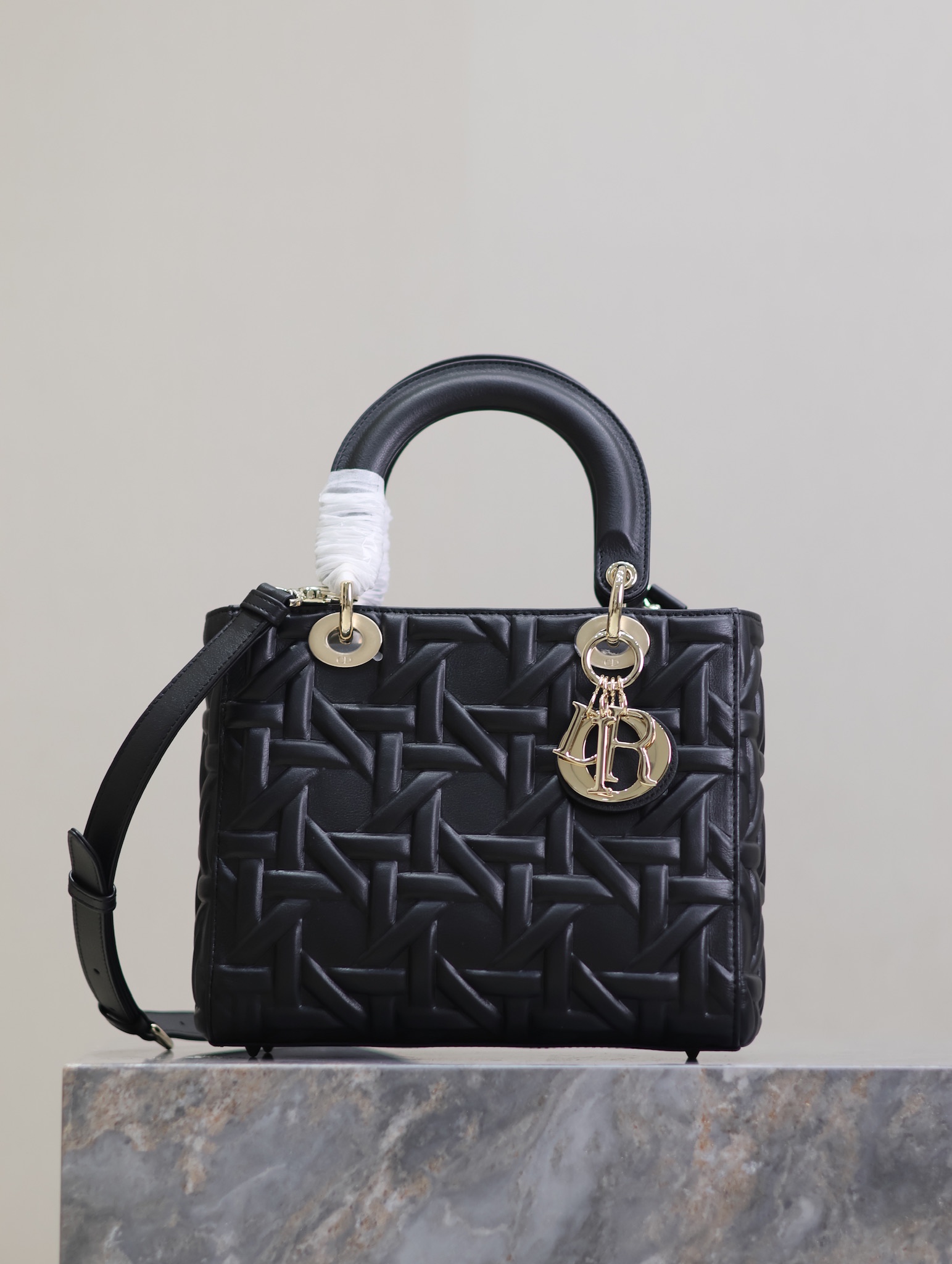 TOP Christian Dior Lady Dior Bag  24 × 20 ×11 CM-2 Colors