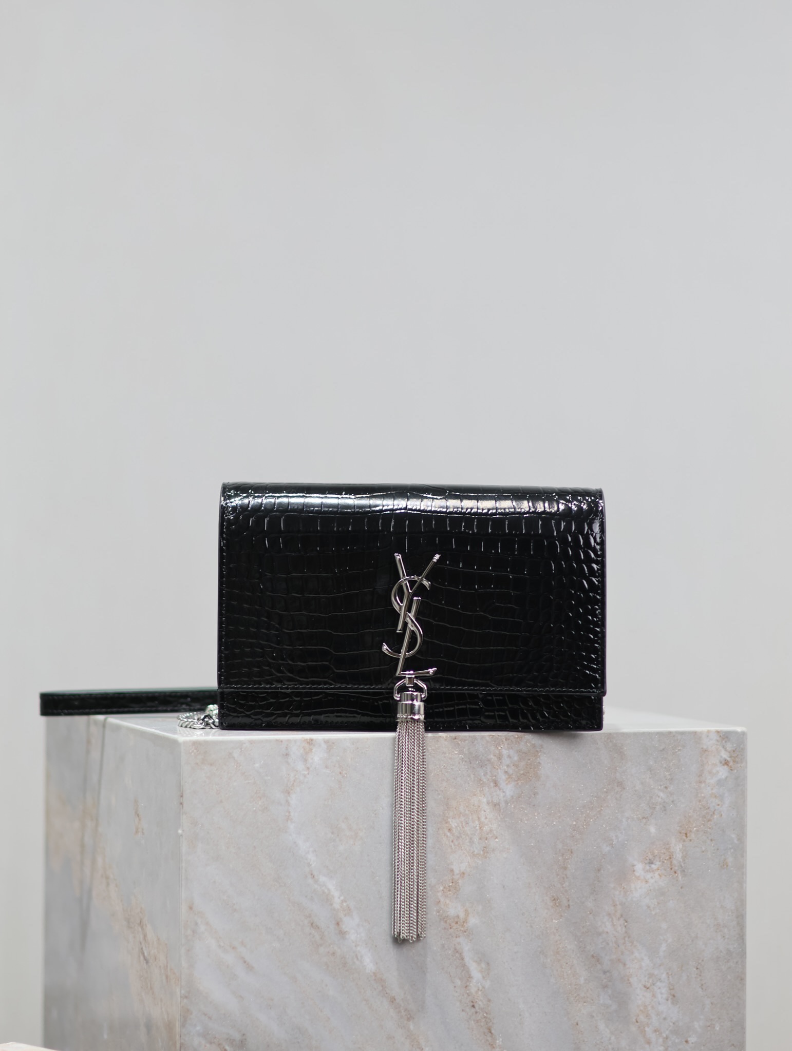 TOP Yves Saint Laurent YSL Kate Tassel Bag Croc Embossed Cowhide 19x12.5x4cm - Black&SHW