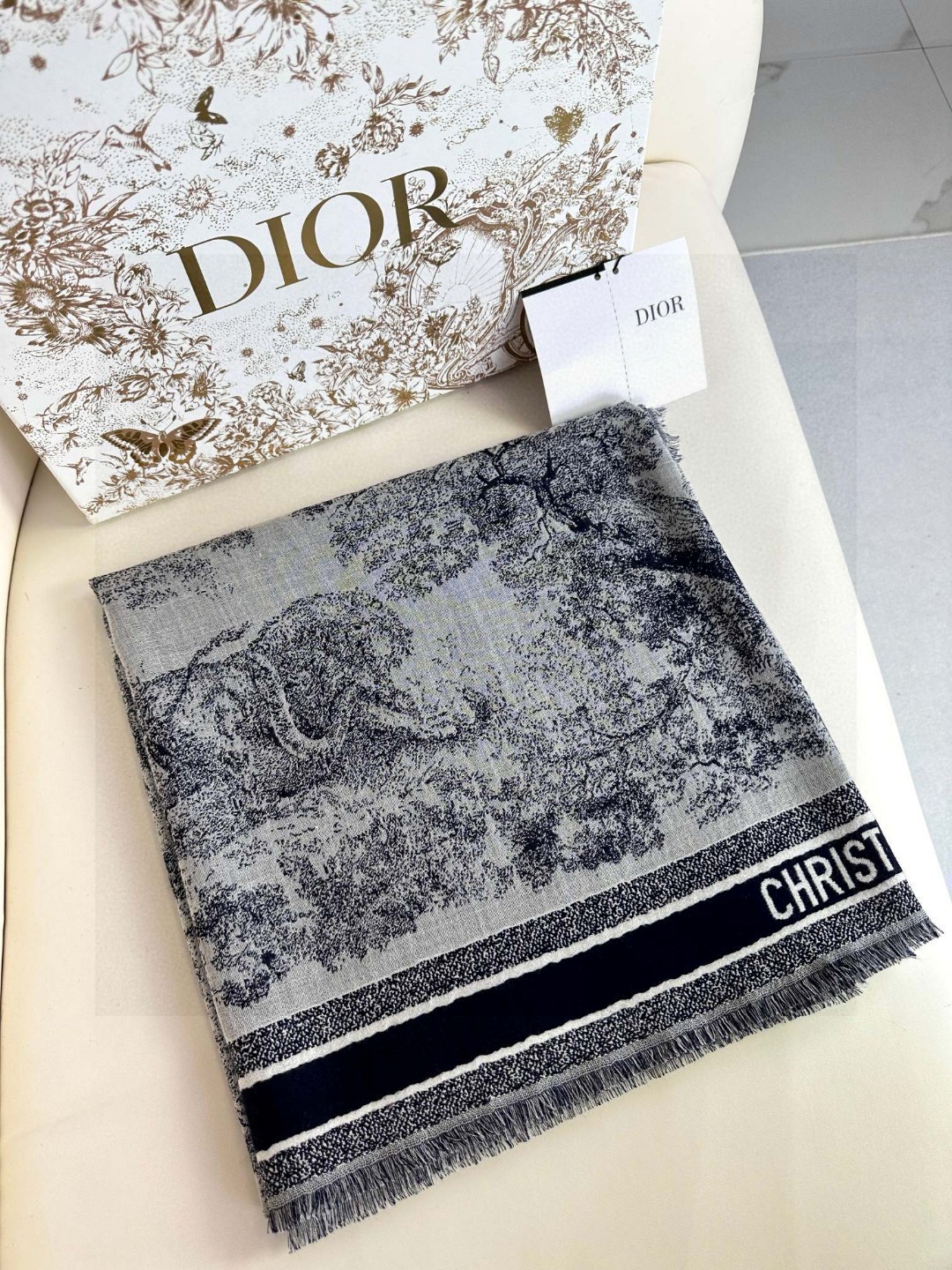 TOP Christian Dior Cashmere Scarf 140*140 - 2 Colors