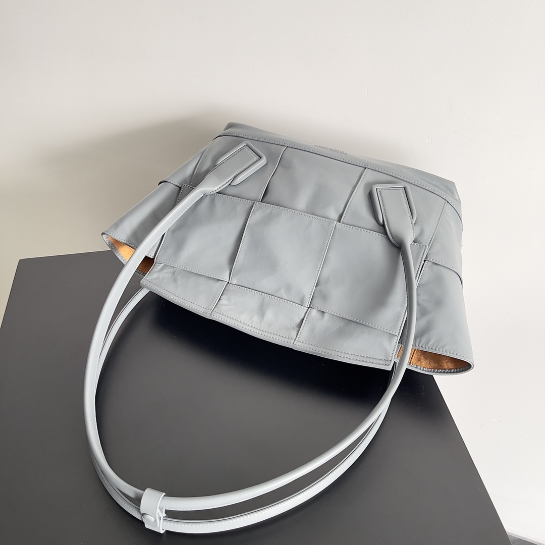 TOP Bottega Veneta BV Arco Bags 48x13x27.5cm - Gray