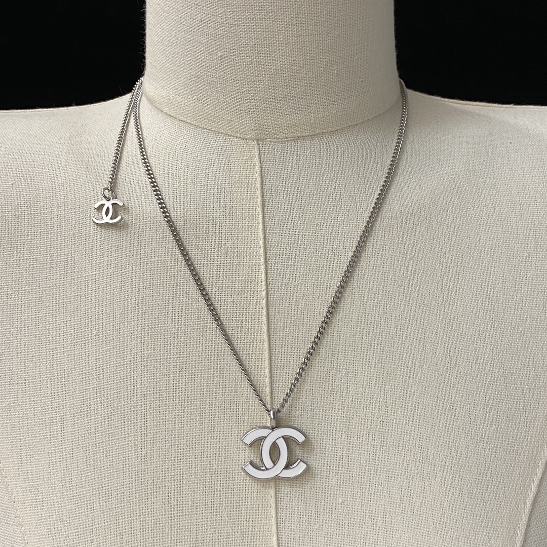 TOP CHANEL CC Necklace - Sliver