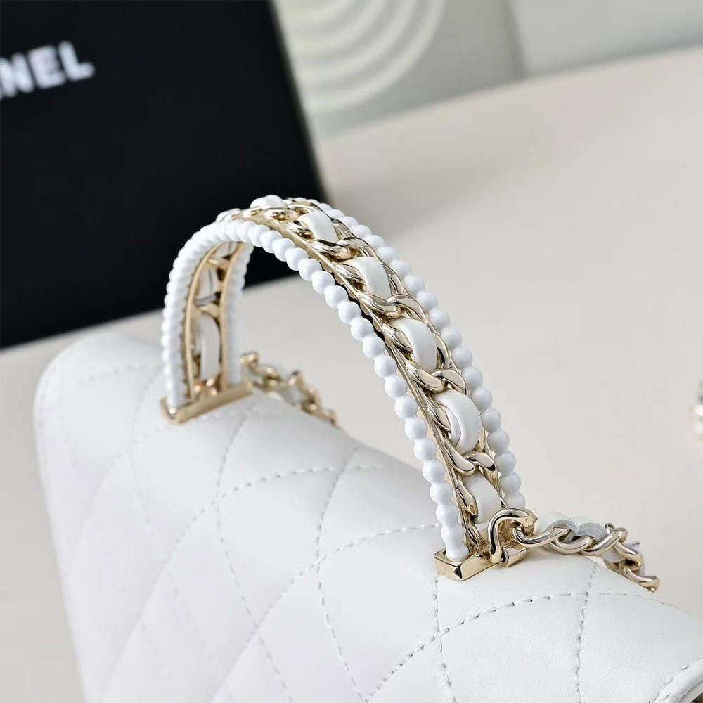 Chanel Clutch with Chain (Replica)