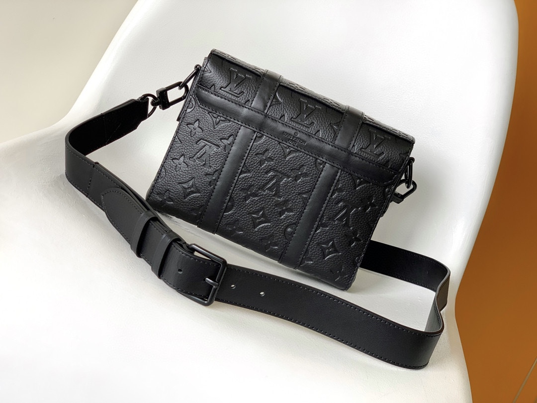 TOP Louis Vuitton LV Trunk Monogram Taurillon Bag 24 x 18 x 5.5 cm - Black