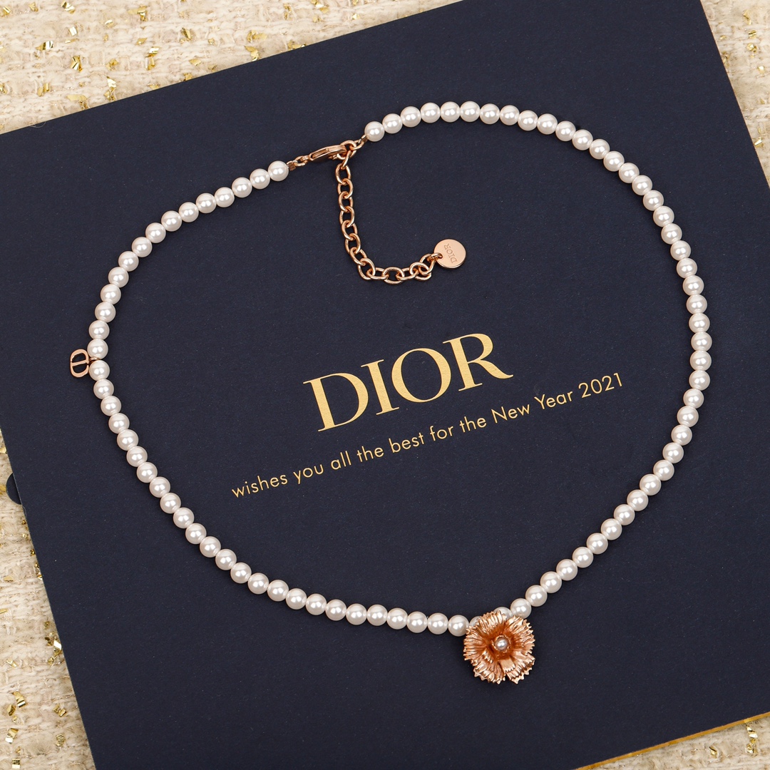 TOP Christian Dior Cornflower Pearl Necklace