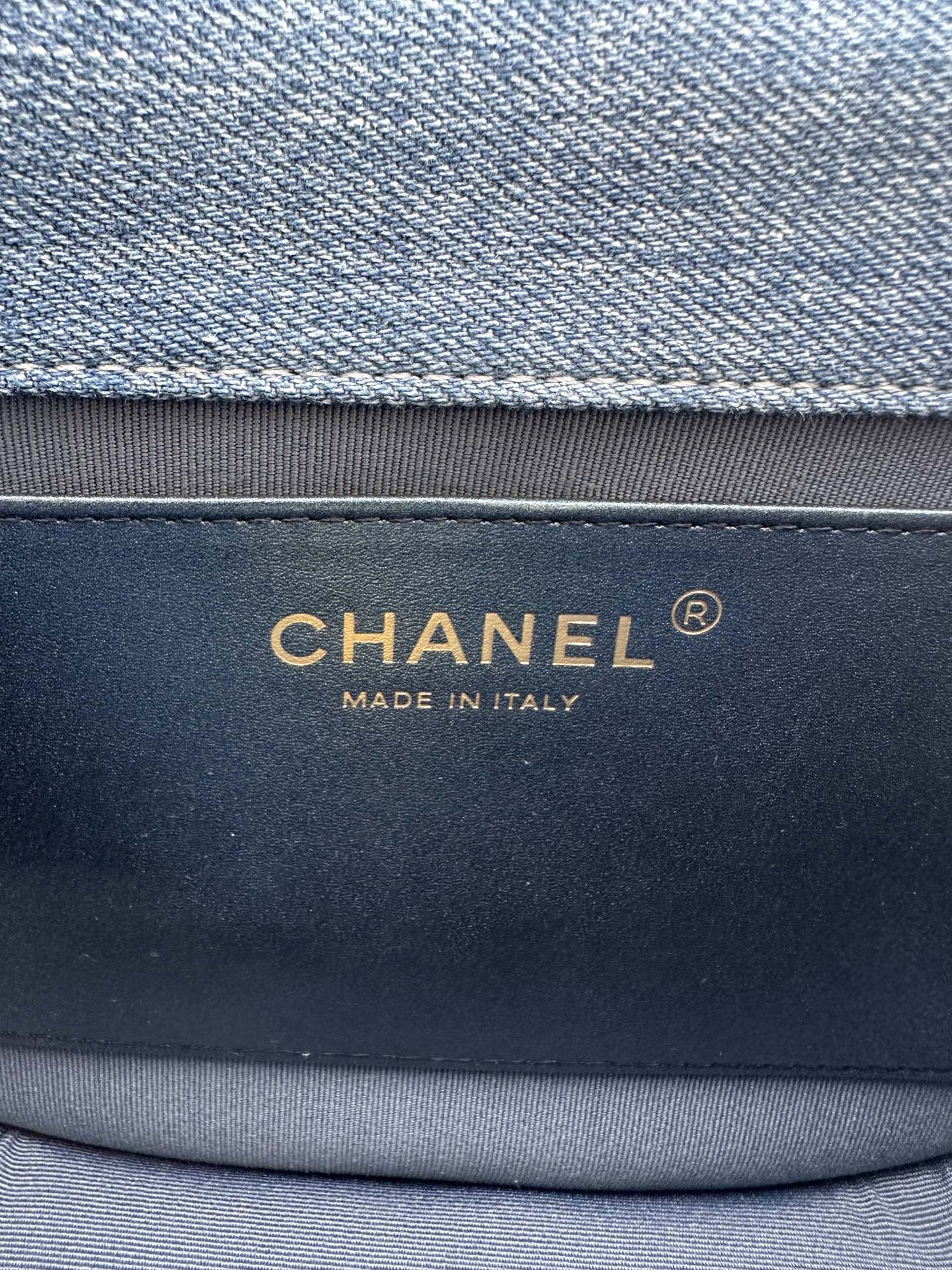 TOP CHANEL Small Messenger Bag 20x16x7.5cm - Denim