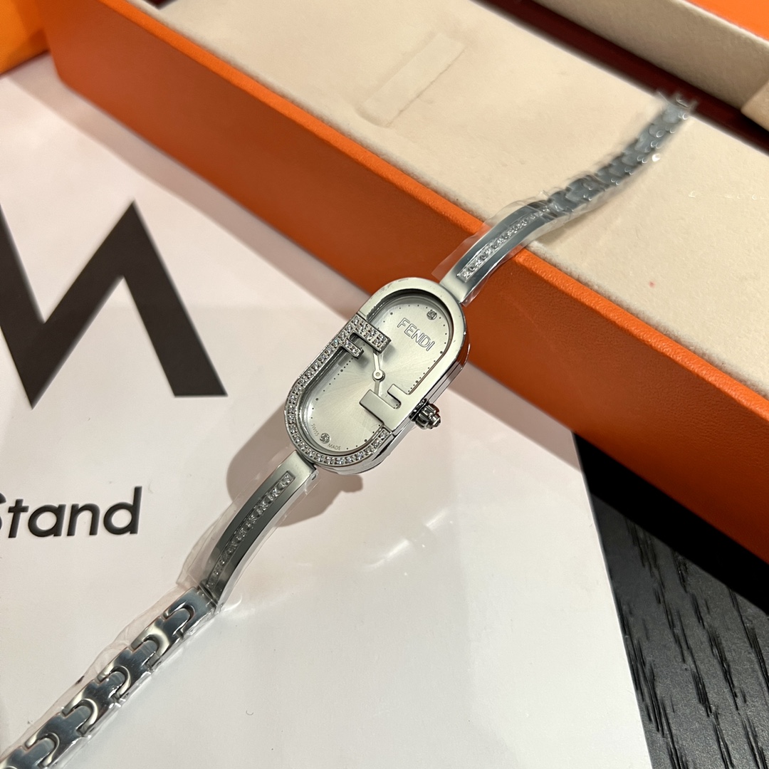 TOP FENDI O'Lock Watch with Diamond 17x32mm  - 4 Colors