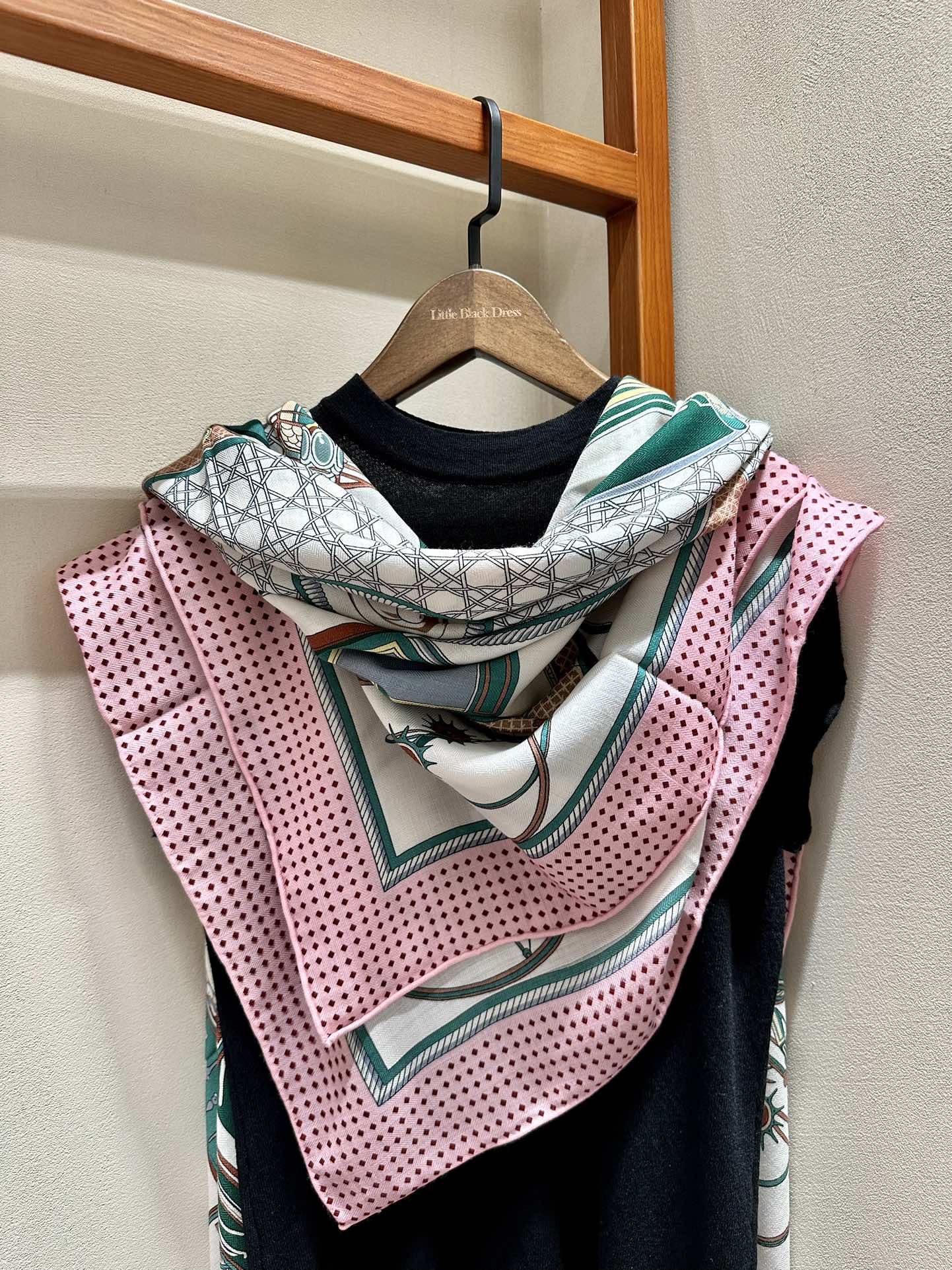 TOP HERMES Holiday Carriage Square Scarf 140 x 140 cm - 2 Colours