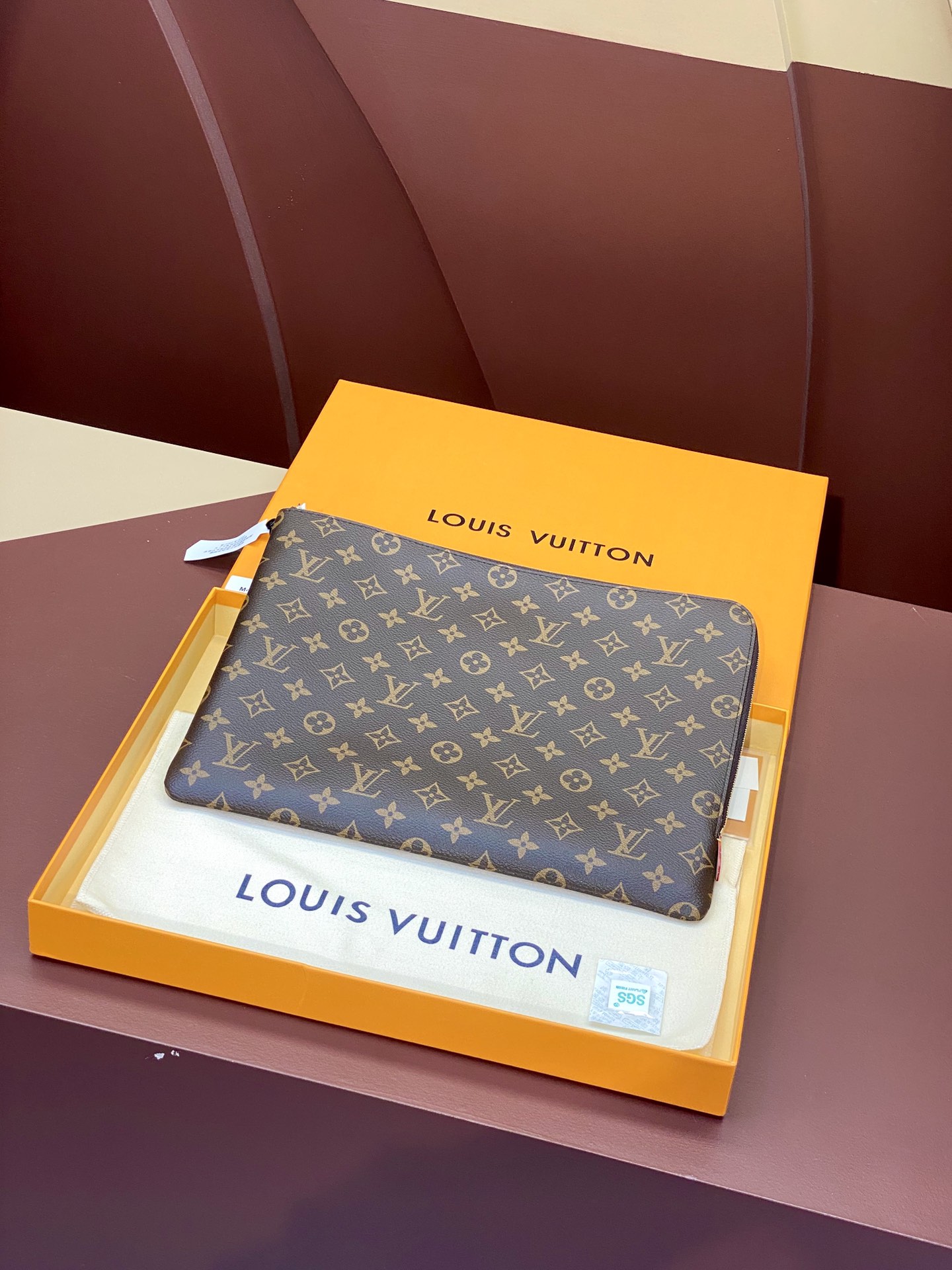 TOP Louis Vuitton LV LV Etui Voyage Handbag 24*17*1cm/34*25*1 cm - Brown