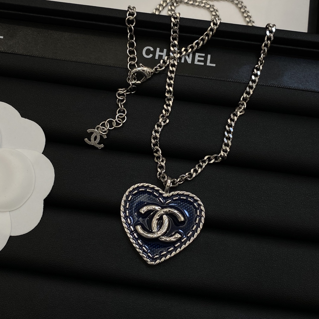 TOP CHANEL Dounble C & Heart Necklaces - 2 Color
