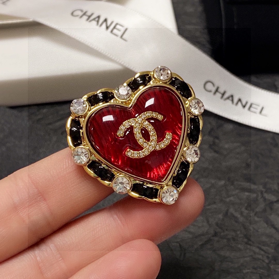 TOP CHANEL Heart Brooch-Red