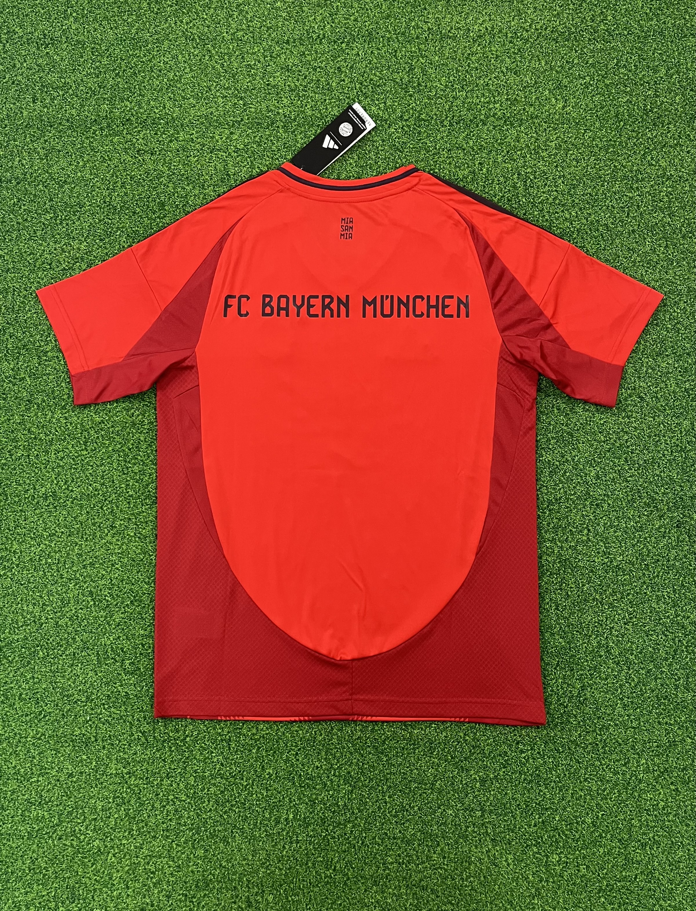 2425 FC Bayern home jersey.Player embroidery version