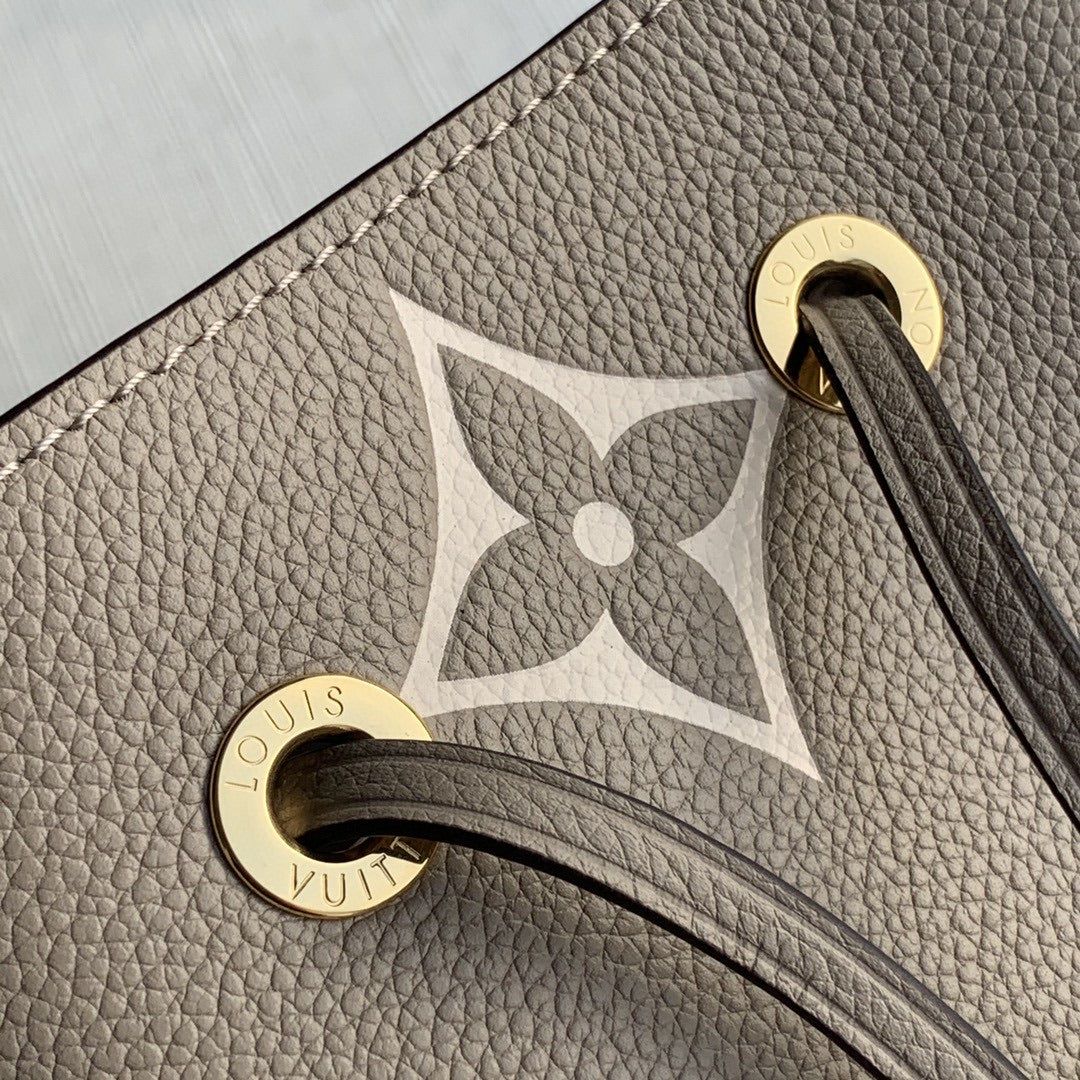 TOP Louis Vuitton LV  Monogram Noe MM  27x25x20cm - Tourterelle Creme