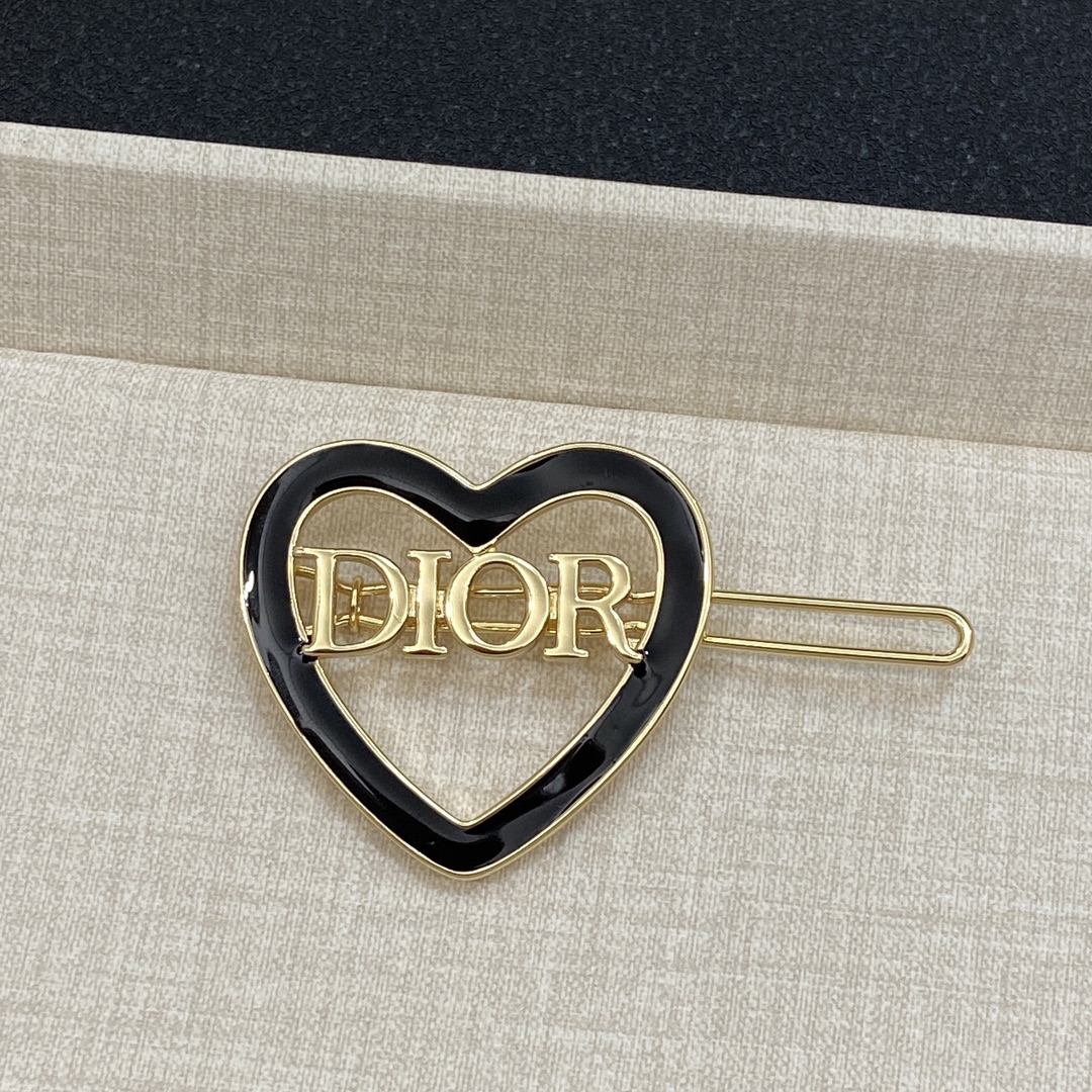 TOP Christian Dior Heart-Shaped Hairpin - 6 Color
