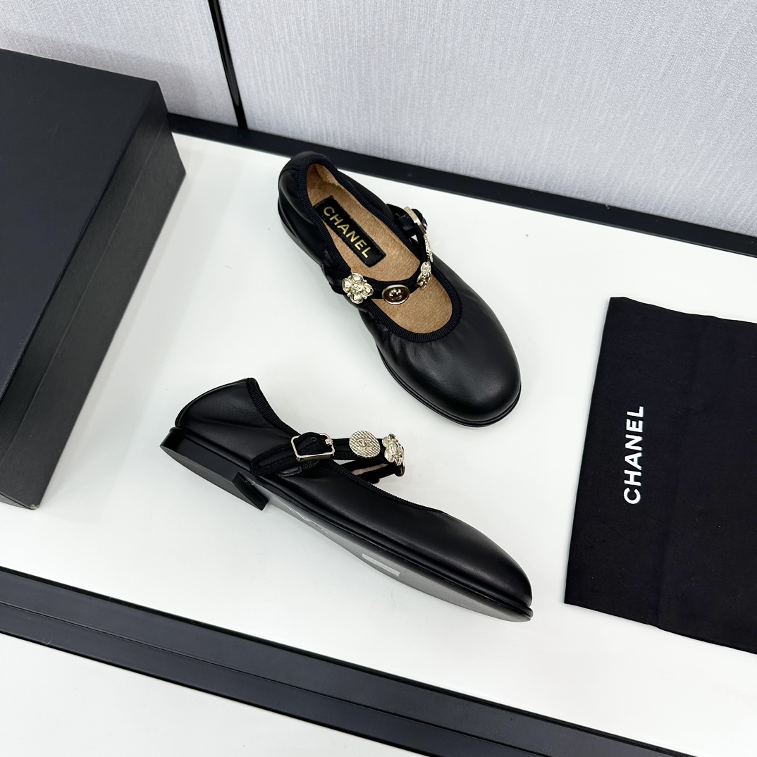 TOP CHANEL Leather Flats - 4 Color