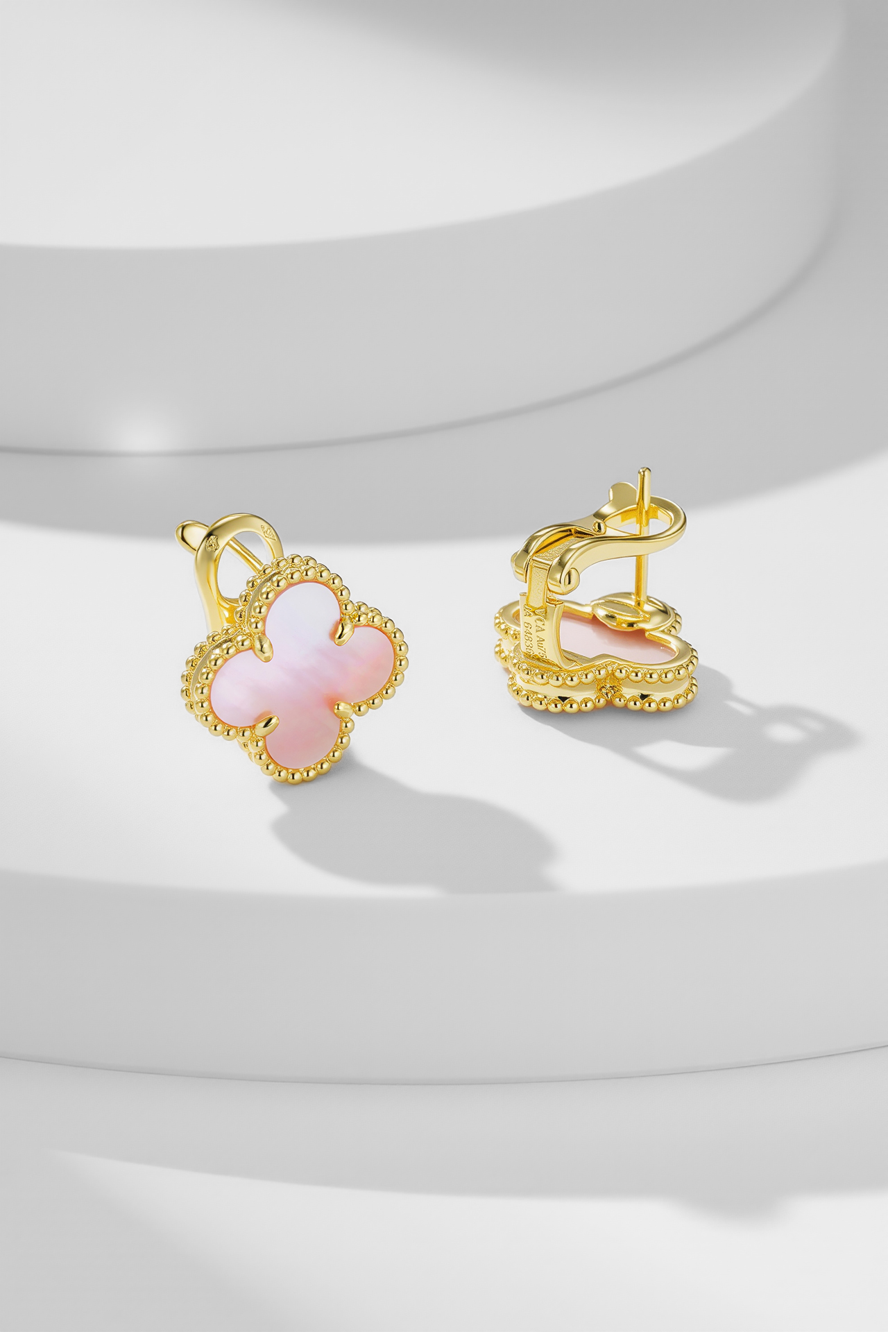 TOP Van Cleef & Arpels Earrings - Gold