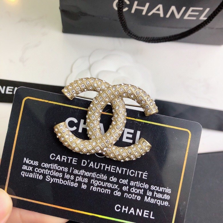TOP CHANEL Double C Classic Brooch