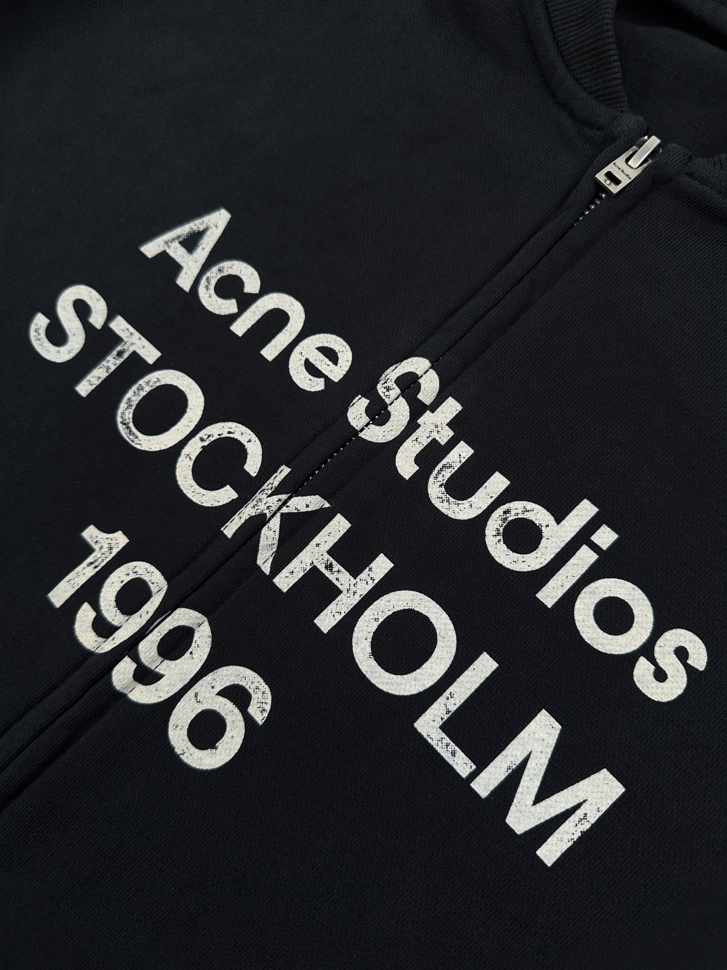 Acne Studios 喷绘做旧徽标棒球领夹克