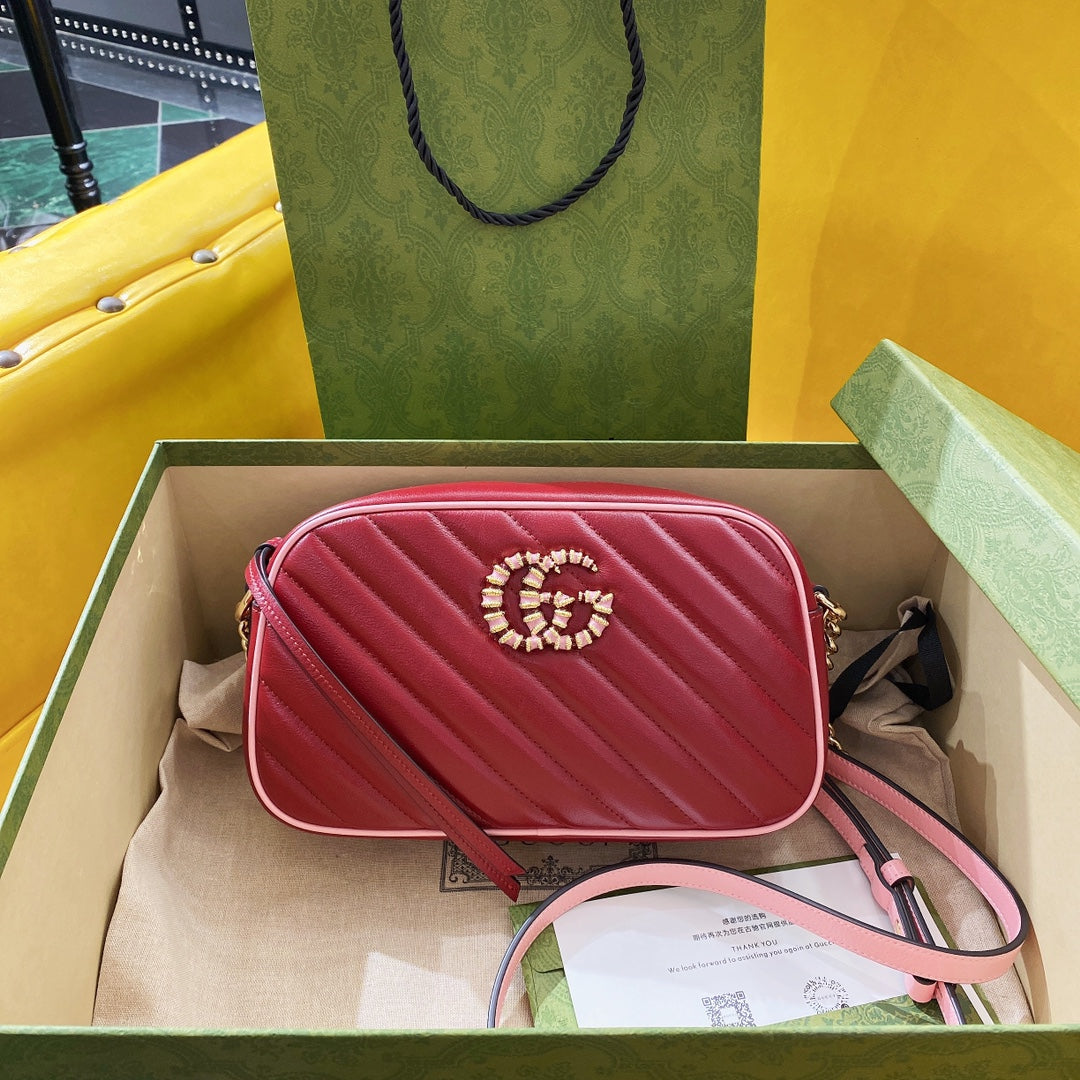 TOP GUCCI G*G Small Camera Marmont Sculpture Logo Bag - Cherry Red/Baby Pink