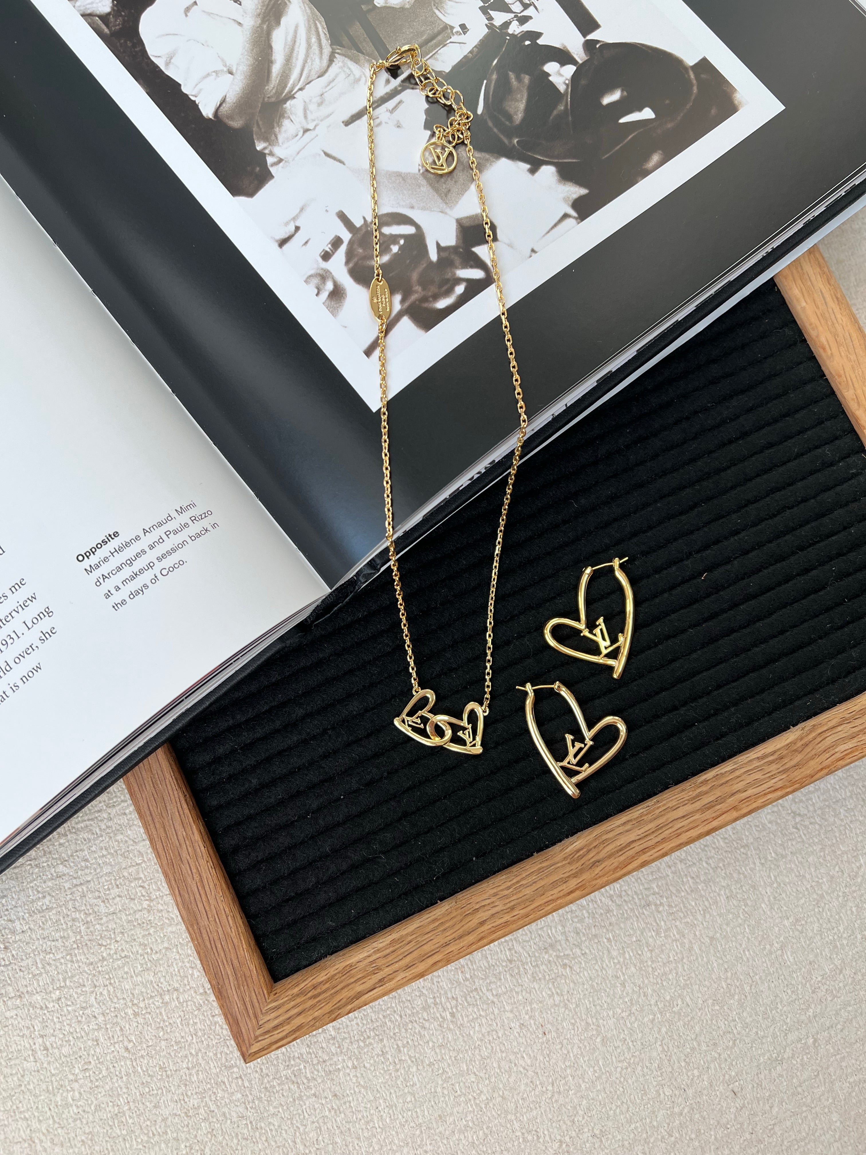TOP Louis Vuitton Heart Earrings & Necklace - Gold
