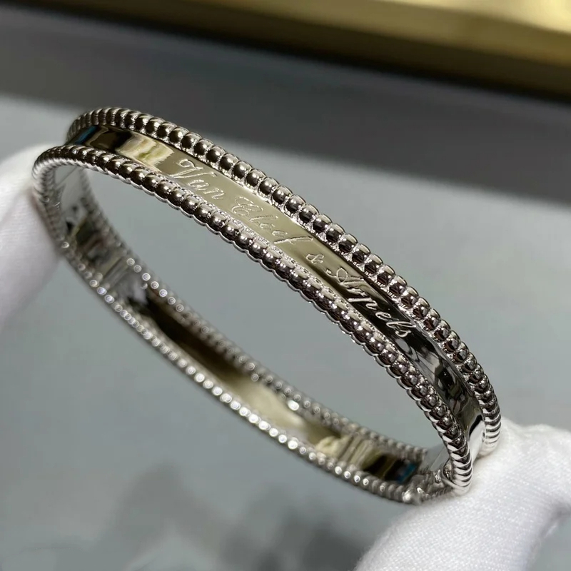 Van Cleef & Arpels bracelet (Replica)