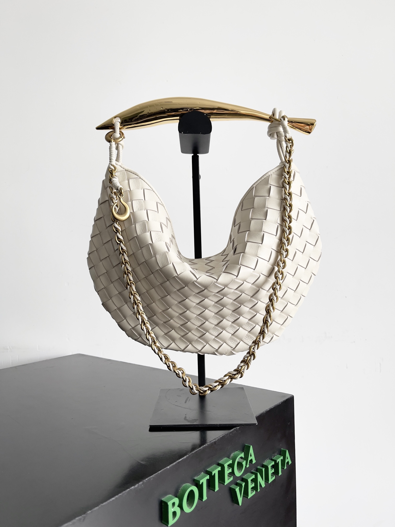 TOP Bottega Veneta BV Sardine Bag Intrecciato Weave 33x20x4 cm - Beige