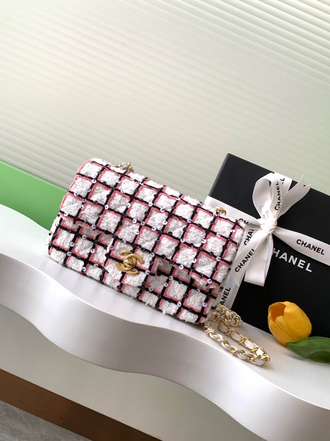 TOP CHANEL Plaid Sequin Flap Bag 20cm - Pink and White