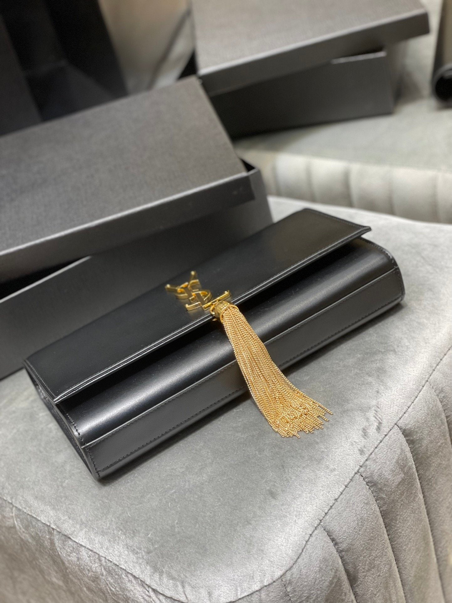 TOP Yves Saint Laurent YSL Kate Tassel Clutch