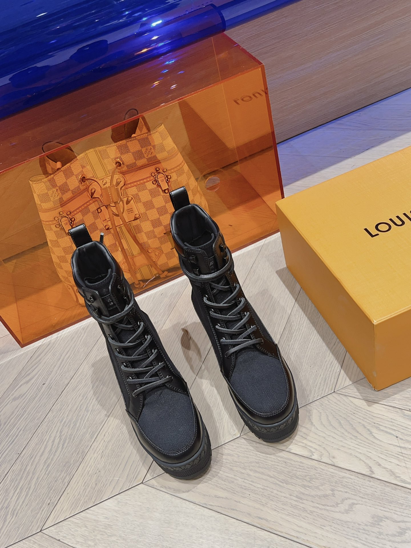 TOP Louis Vuitton LV Autumn And Winter New Cowhide High Heel Boots - 2 Colors