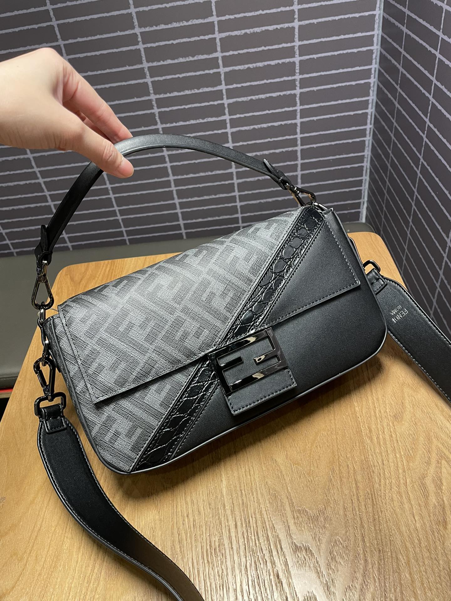 TOP FENDI Classic Style Baguette Bags - 26x13x6cm - Black