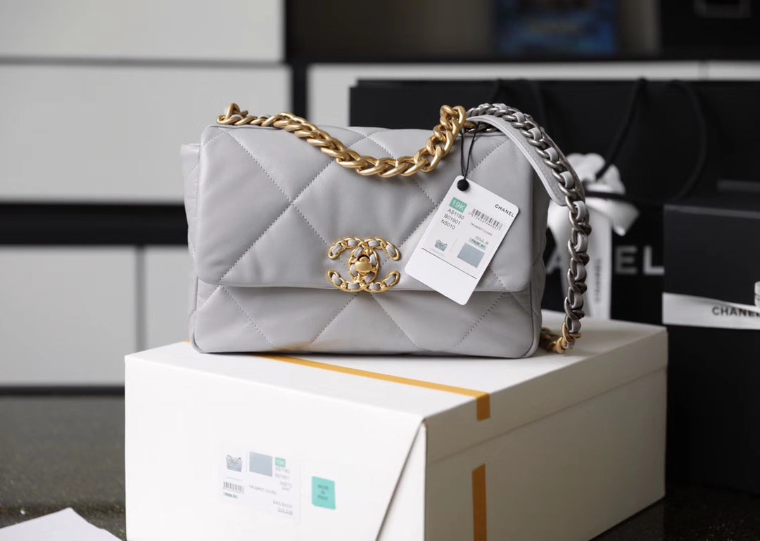 TOP CHANEL 19 Bag Small 26cm - Light Grey