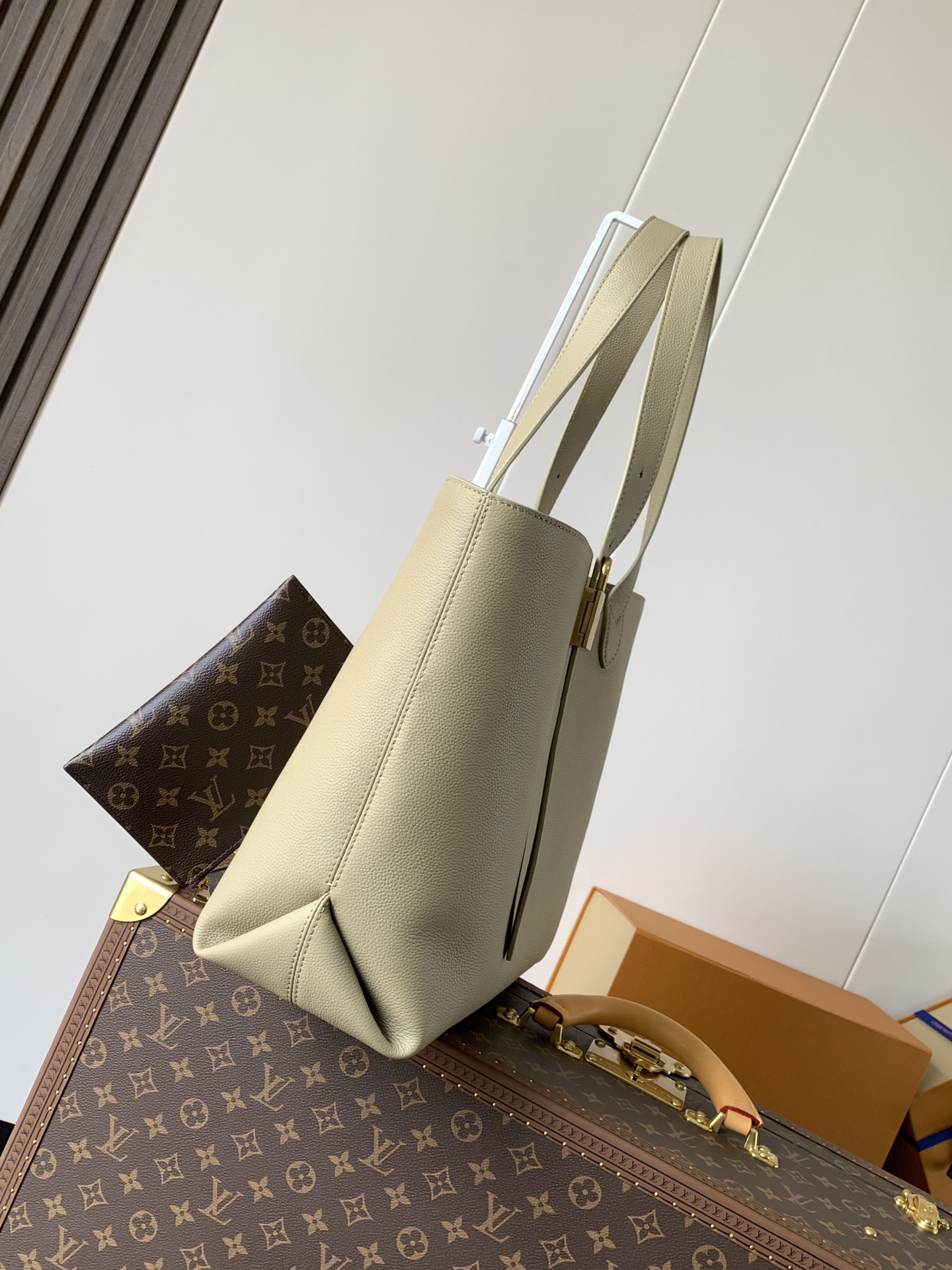 TOP Louis Vuitton LV Low Key Cabas Bag Calfskin 47x30x14cm - 3 Color