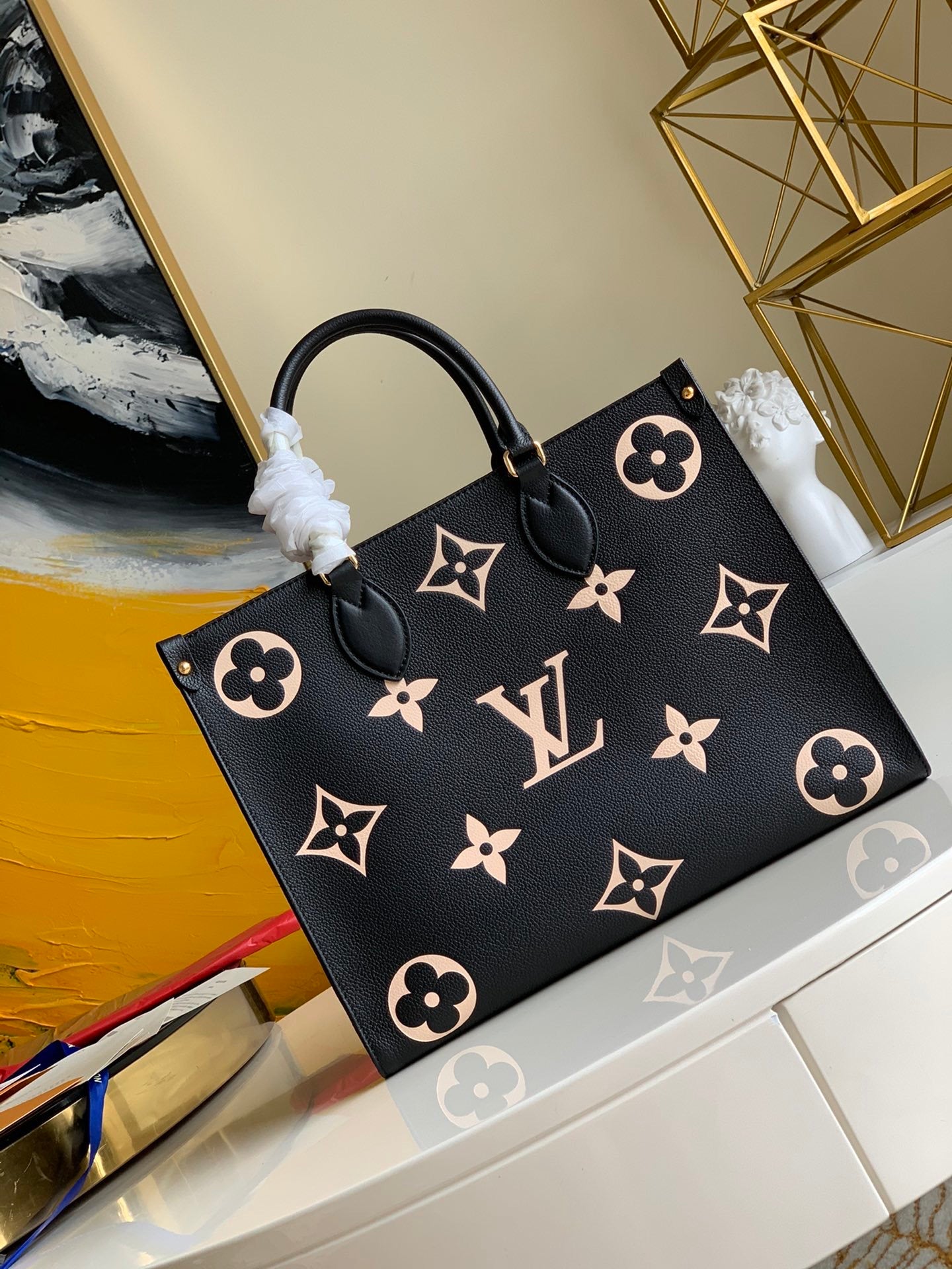 TOP Louis Vuitton LV  On The Go Empreinte 2 Tones Tote GM 41x34x19cm - Black and Cream