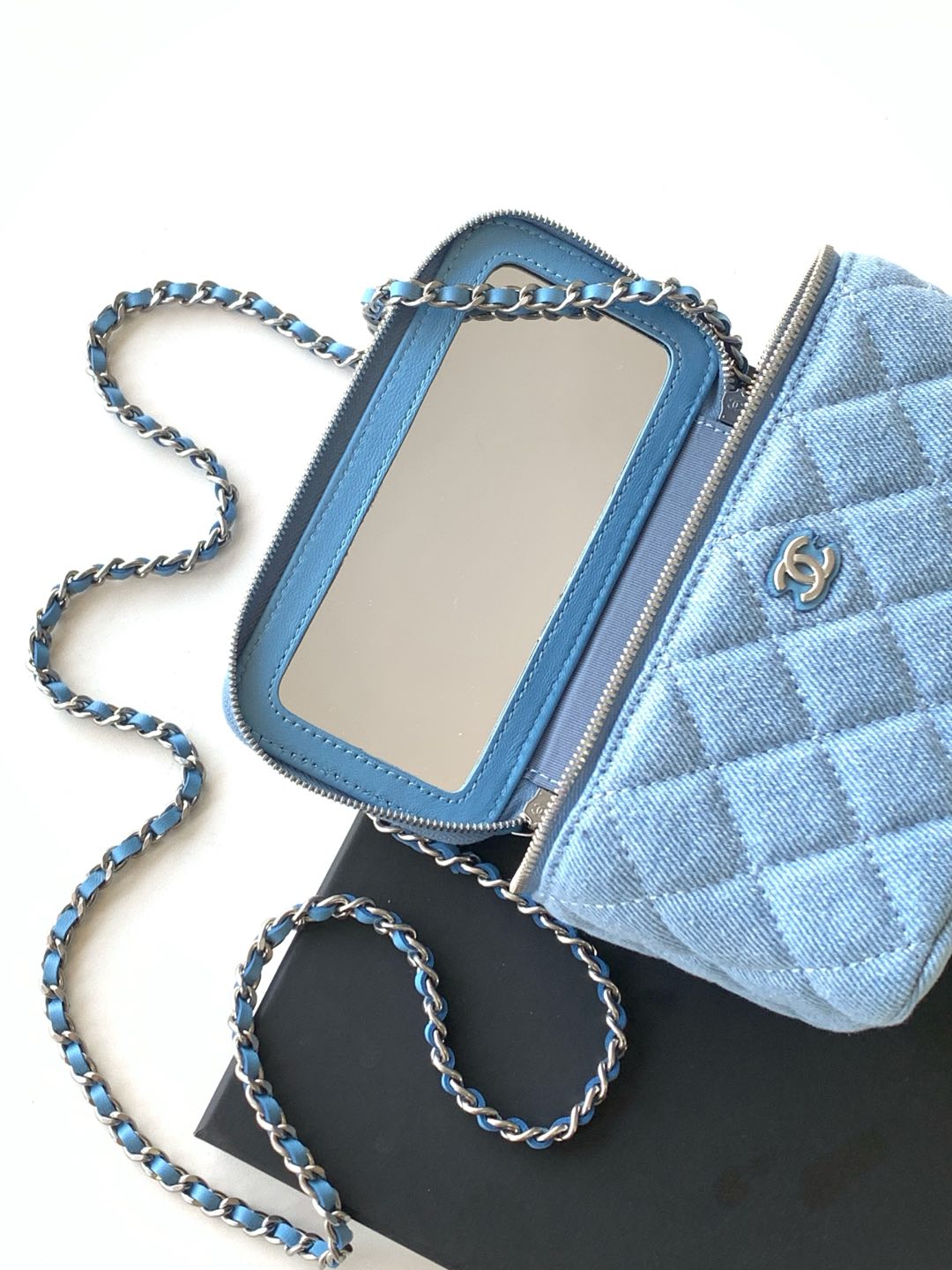 TOP CHANEL Vanity Case Denim 17×9.5×8cm - Blue