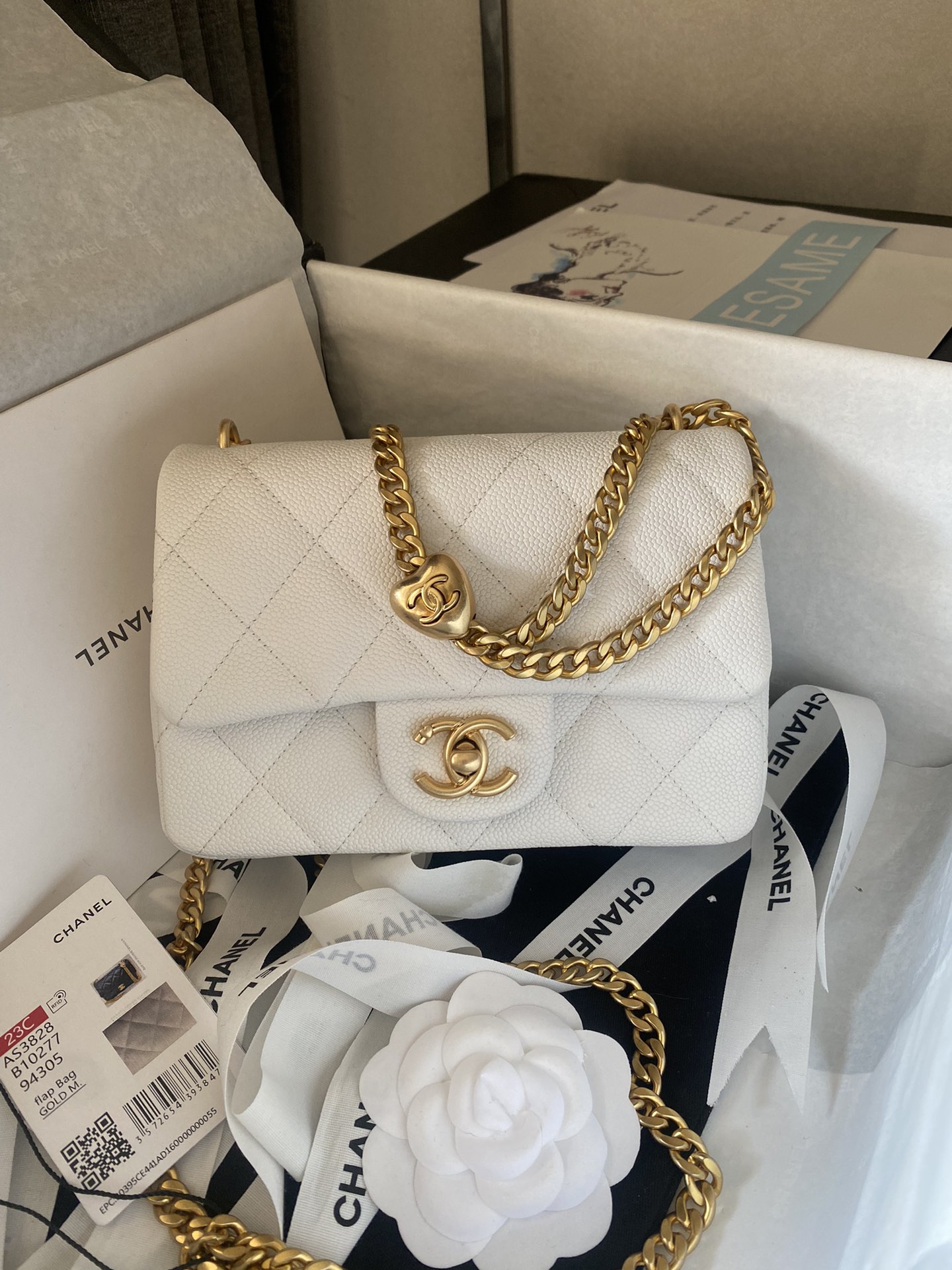 TOP CHANEL Classic Flap Bag 12X19x8cm/14X20x8cm/19X24x9cm - GHW - White