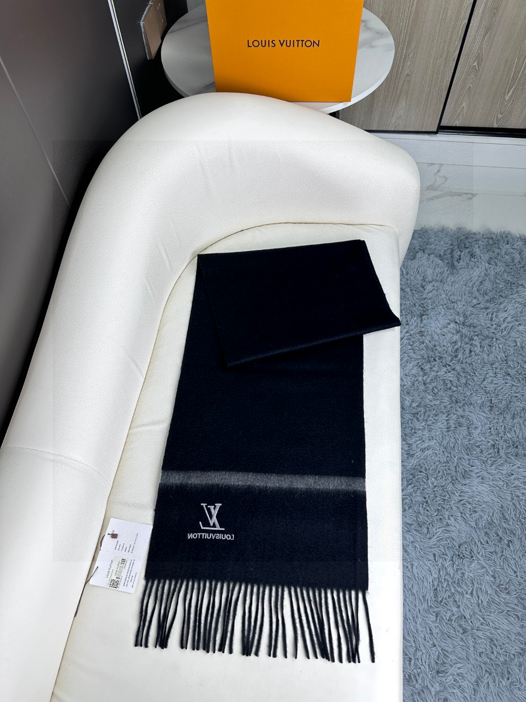 TOP Louis Vuitton LV Men's Scarf 35×180 cm-2 Colors