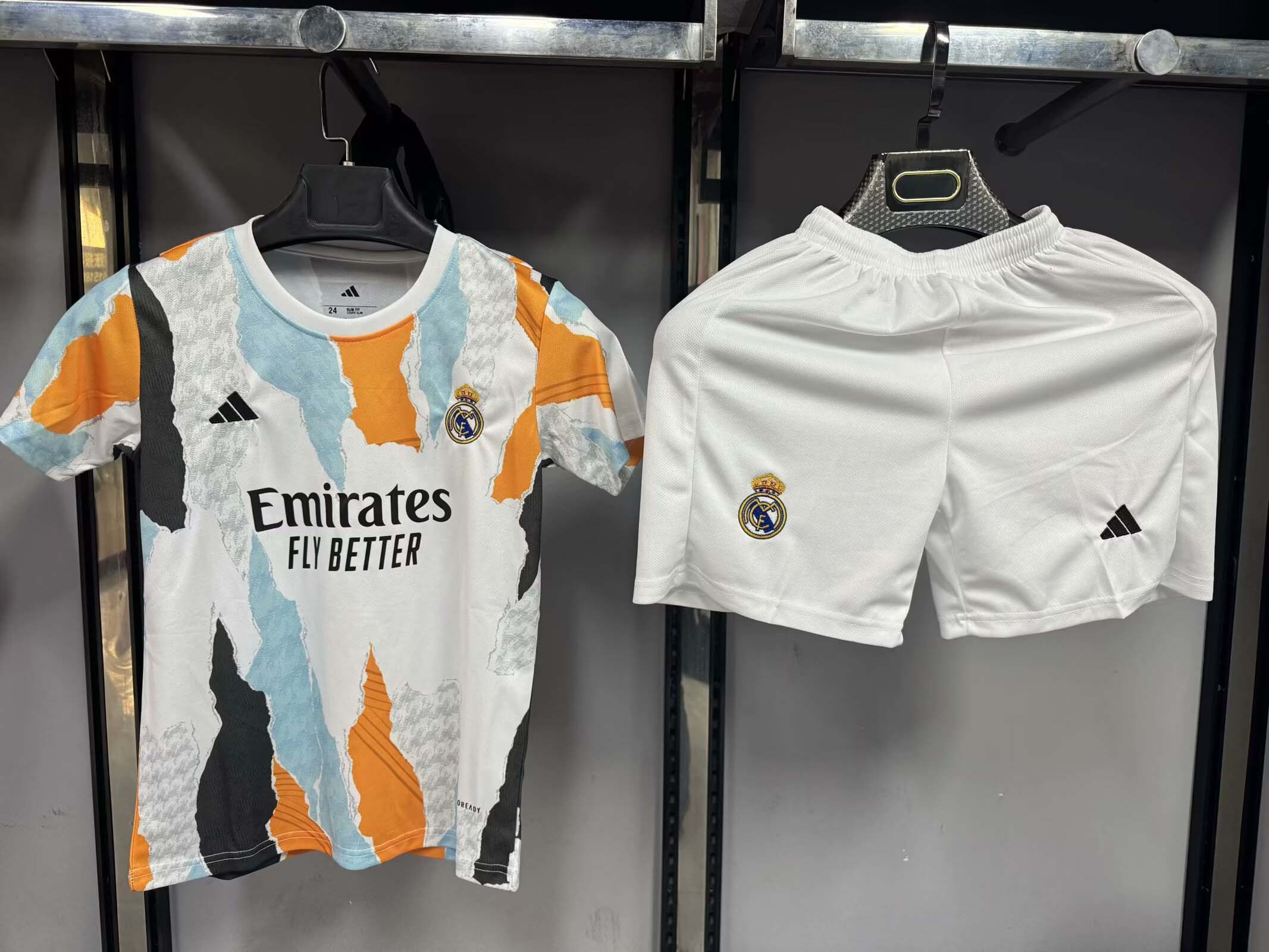 2025/2026 Real Madrid Training Wear Football Shirt 1:1 Thai Quality Kids Size