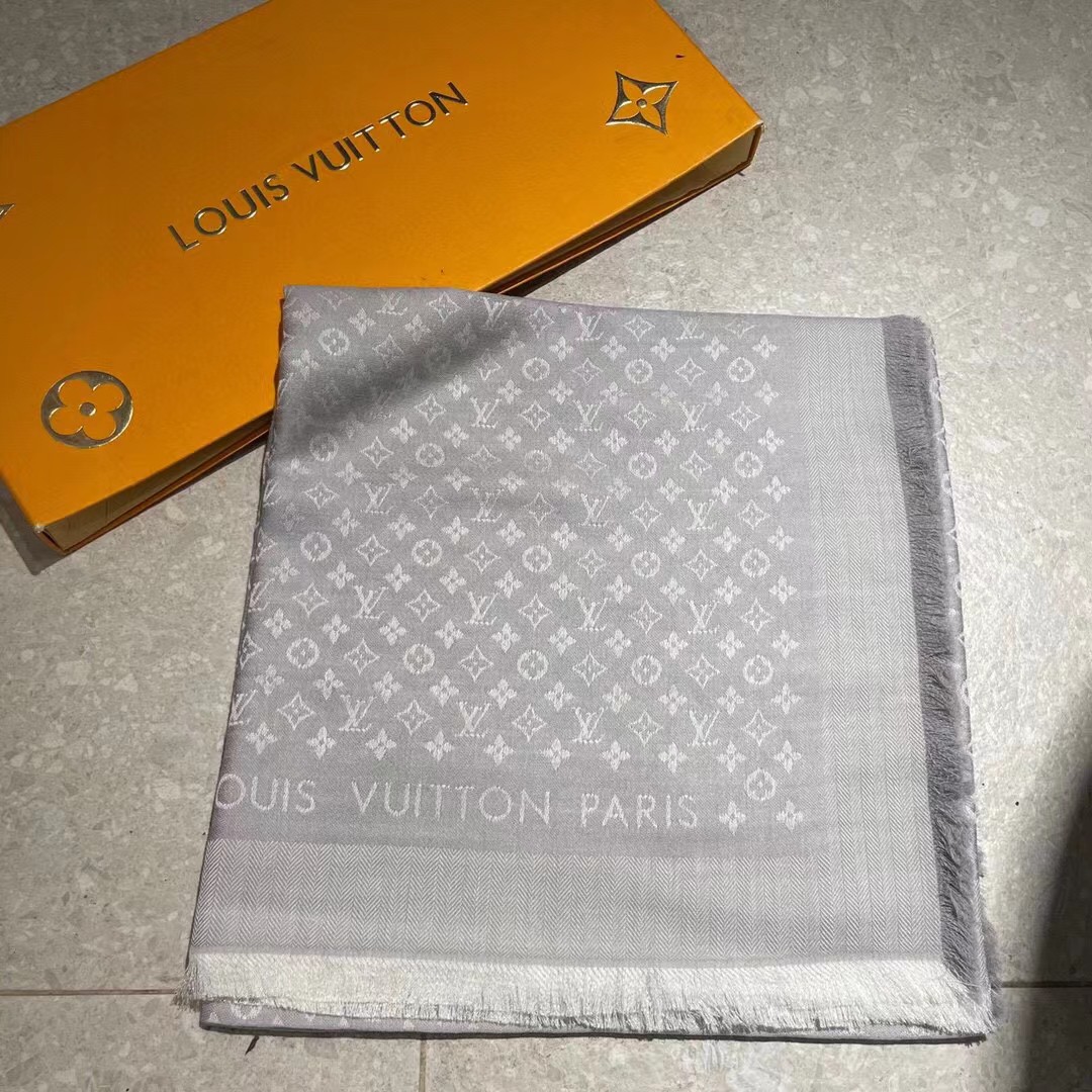 TOP Louis Vuitton LV Square Scarf 140 x 140 cm - 4 Colors