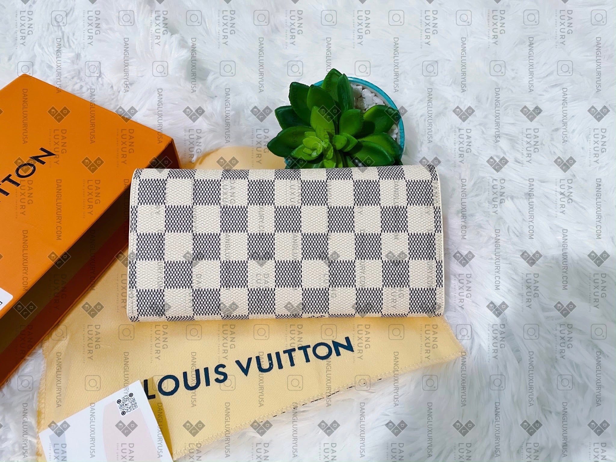 TOP Louis Vuitton LV Emilie Wallet Damier Azur