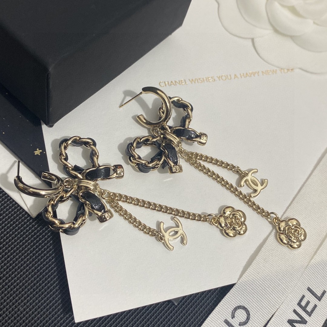 TOP CHANEL Bow Flower Stud Earrings