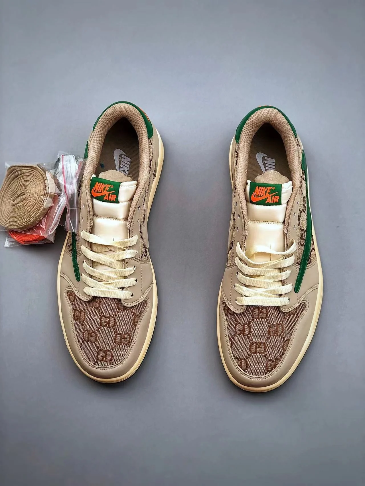 AAAShose Vintage Monogram Patchwork Low Top Sneakers, Beige Green Retro Rubber Sole Casual Skate Shoes Unisex