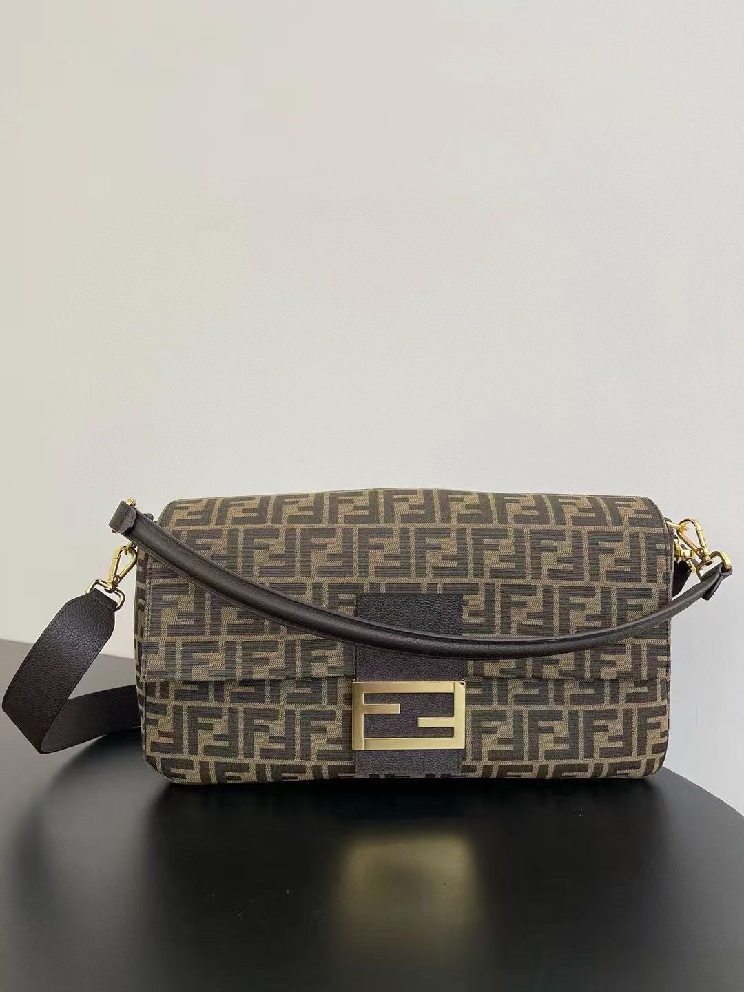 TOP FENDI FF Baguette Bag 40x8x22cm - Brown