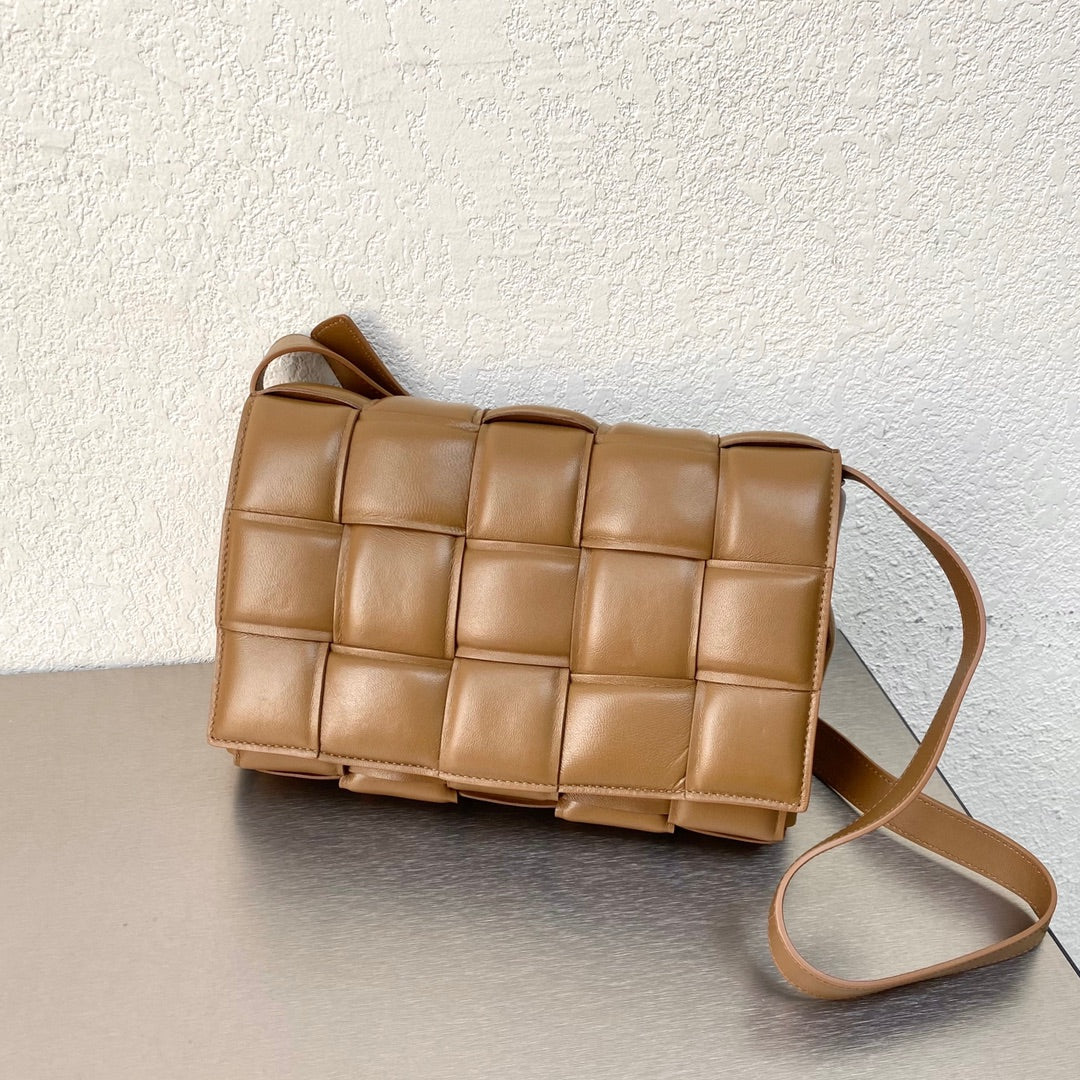 TOP Bottega Veneta BV  Paddle Cassette Bag - Caramel